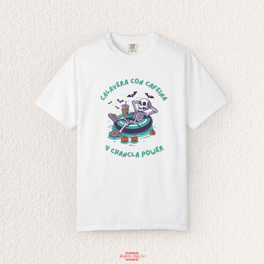 Calavera con Cafeína y Chancla Power Tee — Funny Skull Graphic Shirt